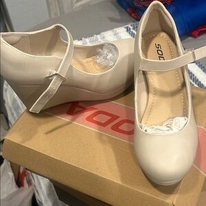 Soda Women's Tan Wedge Shoes